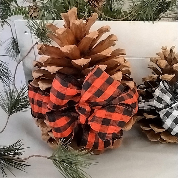 Giant Pinecones Rustic Buffalo Check Farmhouse Decor - Picture 2 of 6